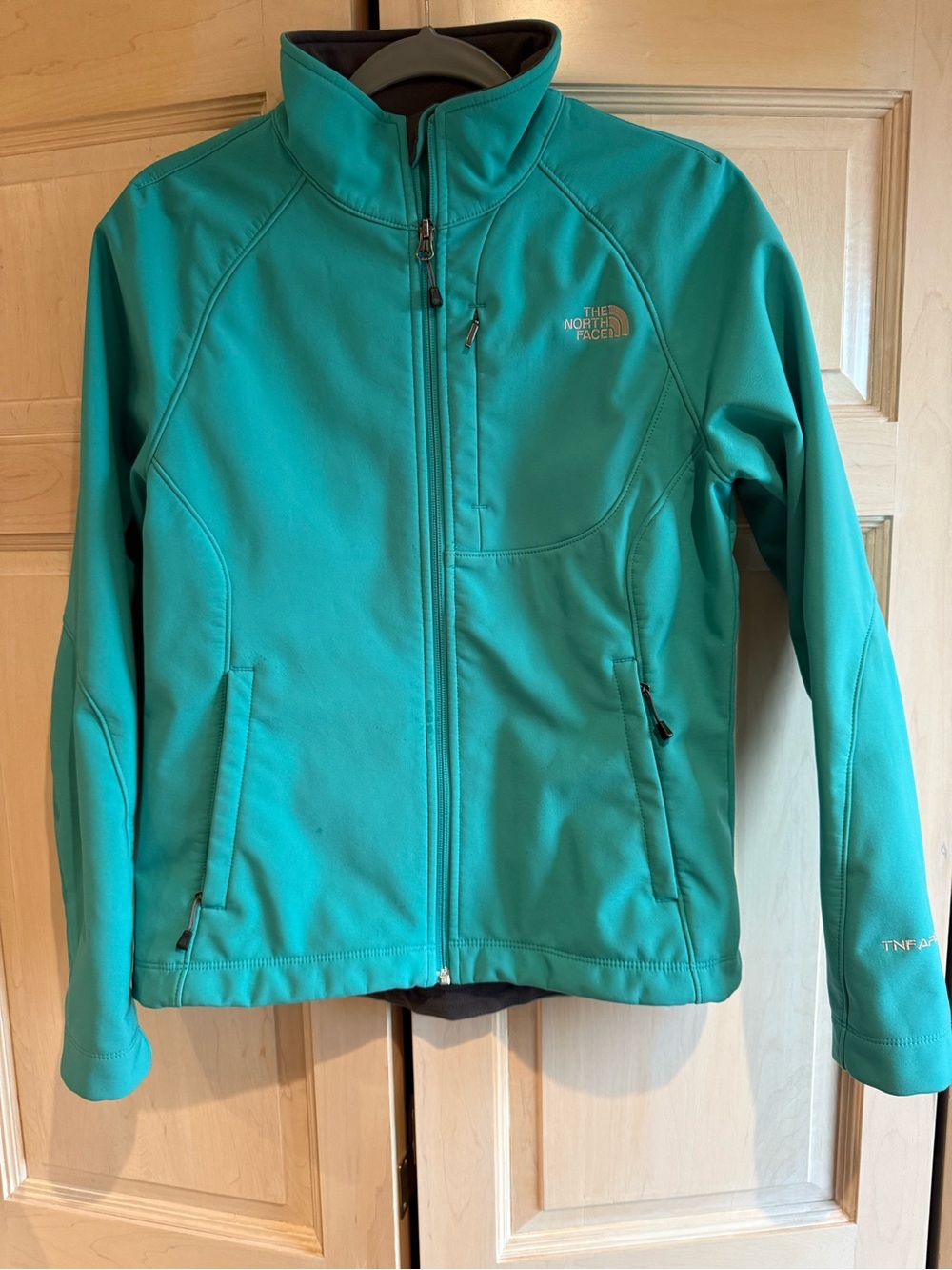 The North Face Women's Teal Zip-Up Softshell Jacket